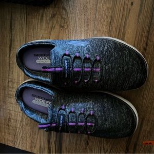 Sketchers Shoes